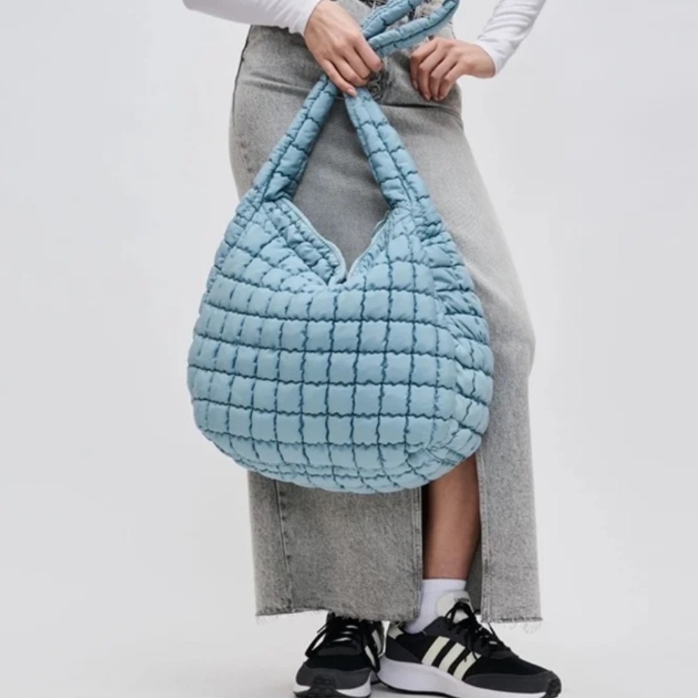 Urban Expressions Puffer Carryall - Picture 4 of 10